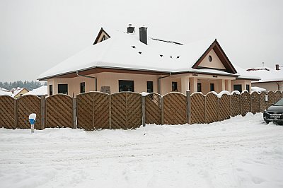 Widok z sąsiedniej działki